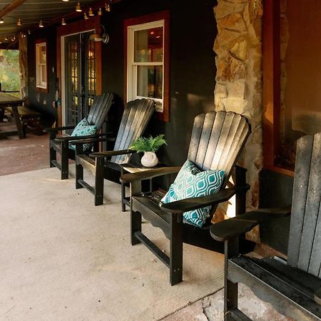 Hot Tub Charming & Chic Mountain Gem On Sleepy Creek Villa Berkeley Springs Bagian luar foto
