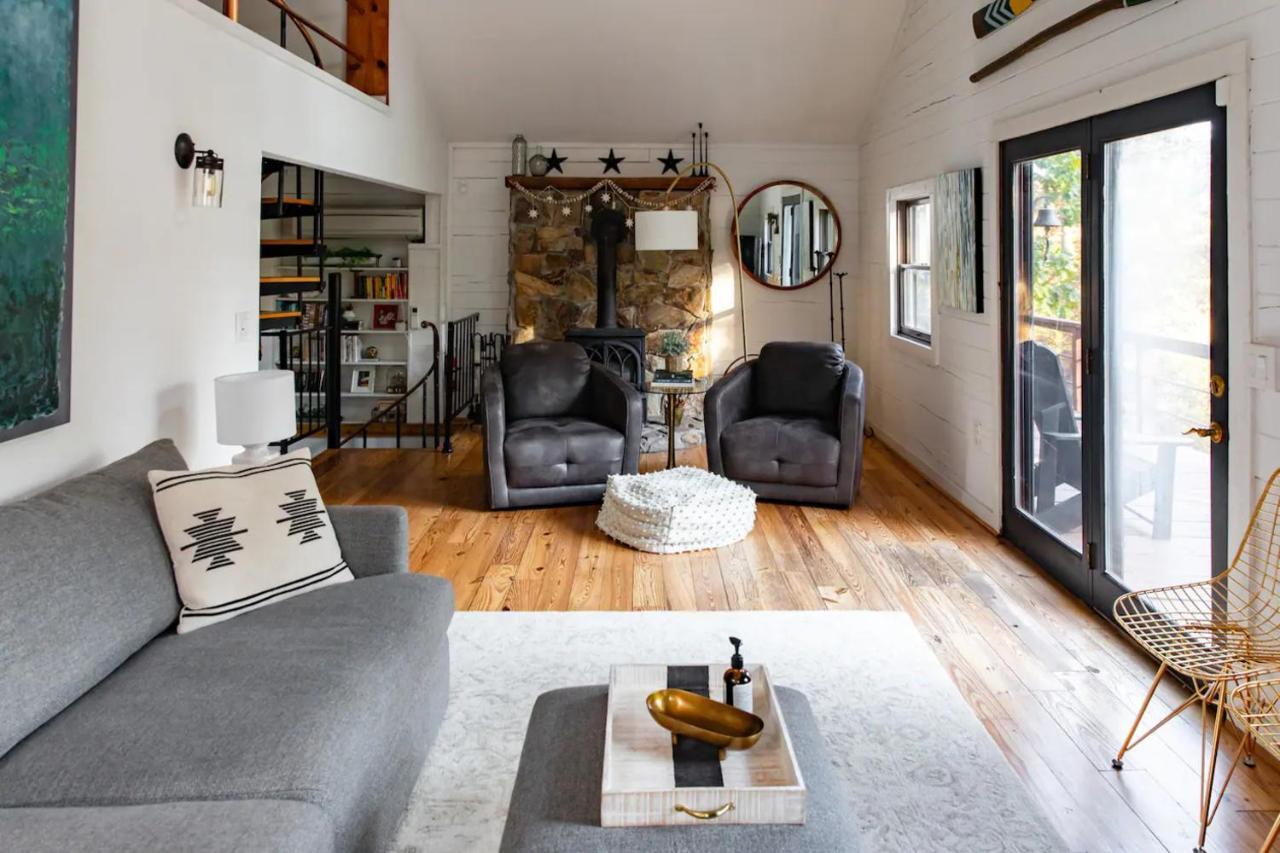 Hot Tub Charming & Chic Mountain Gem On Sleepy Creek Villa Berkeley Springs Bagian luar foto