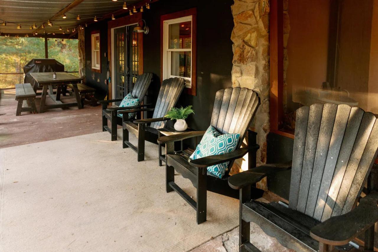Hot Tub Charming & Chic Mountain Gem On Sleepy Creek Villa Berkeley Springs Bagian luar foto