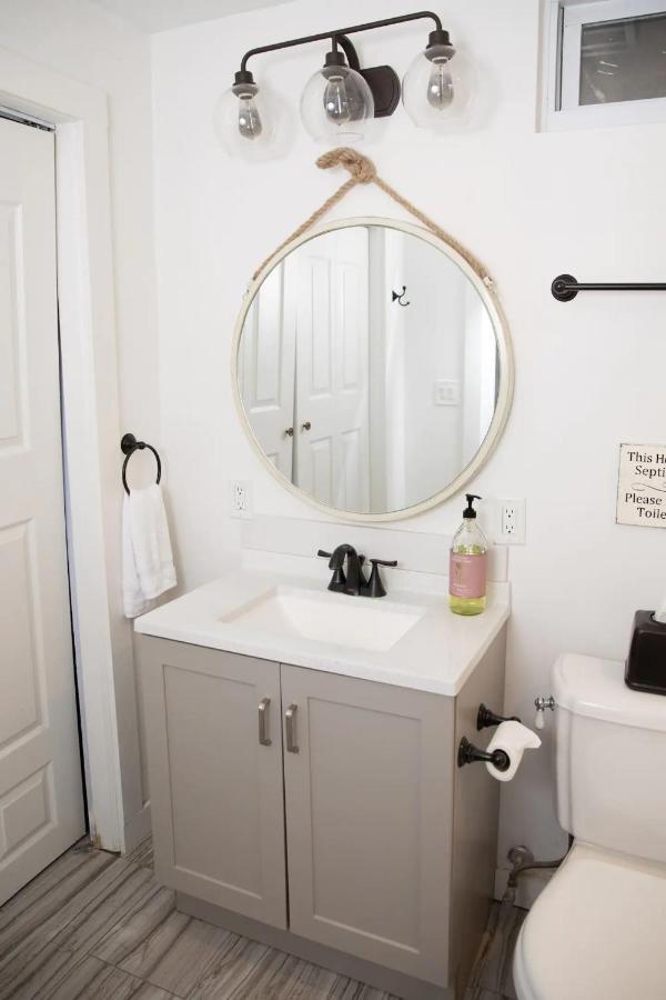 Hot Tub Charming & Chic Mountain Gem On Sleepy Creek Villa Berkeley Springs Bagian luar foto