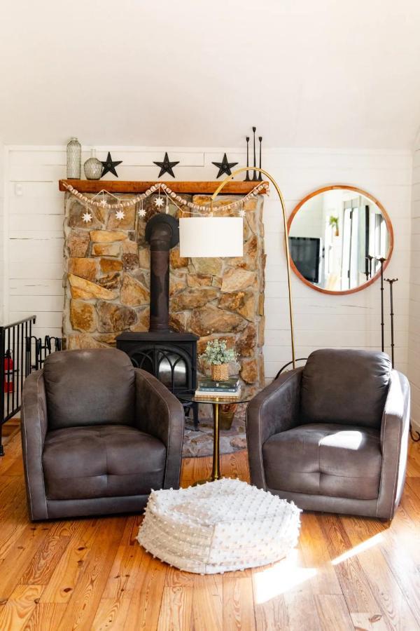 Hot Tub Charming & Chic Mountain Gem On Sleepy Creek Villa Berkeley Springs Bagian luar foto