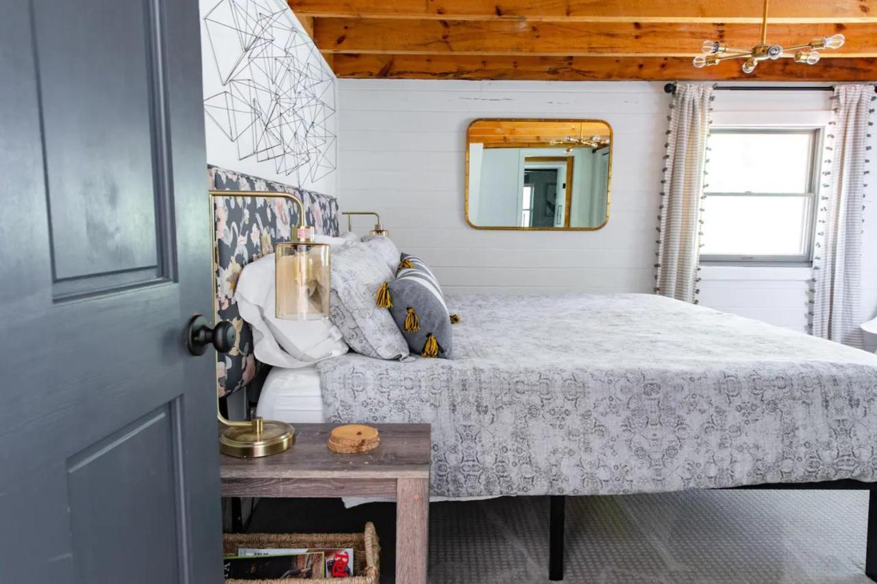 Hot Tub Charming & Chic Mountain Gem On Sleepy Creek Villa Berkeley Springs Bagian luar foto