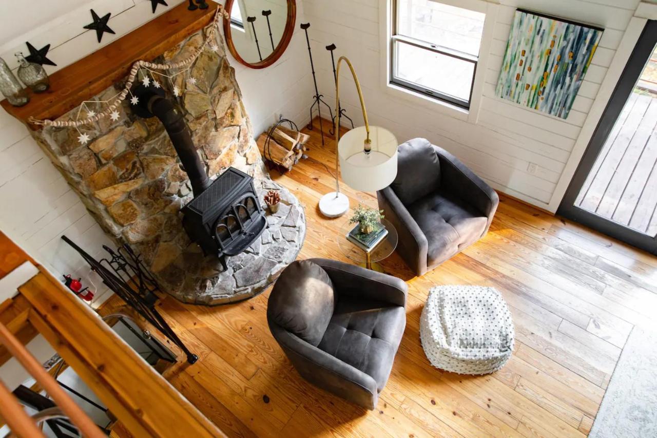 Hot Tub Charming & Chic Mountain Gem On Sleepy Creek Villa Berkeley Springs Bagian luar foto