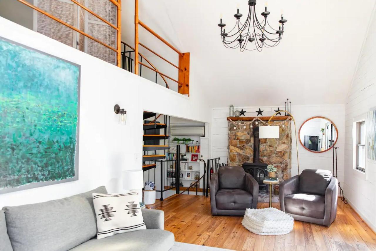 Hot Tub Charming & Chic Mountain Gem On Sleepy Creek Villa Berkeley Springs Bagian luar foto